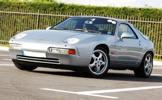 Porsche 928 GTS