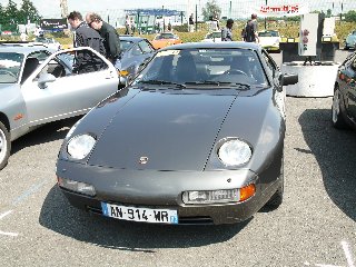 Porsche 928 S4